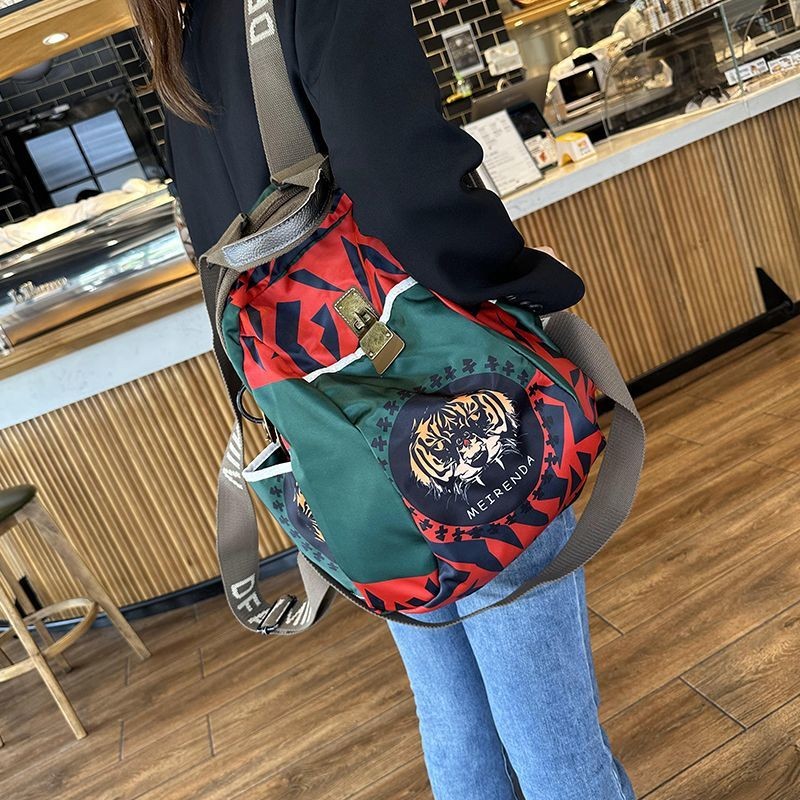 Trong kho Ba lô Túi du lịch bằng vải Oxford thông thường chứa ba lô máy tính trong vòng 15,6 inch | BigBuy360 - bigbuy360.vn