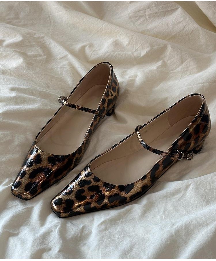 Retro Da Báo In Giữa Thấp Gót Giày Nữ 2024 Phong Cách Mới Phong Cách Hàn Quốc Sang Trọng Giày Ba Lê Nữ