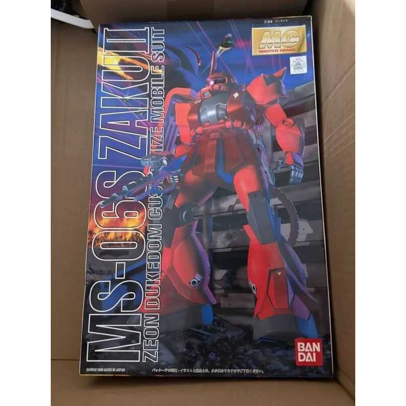 Mô hình lắp ráp BANDAI MG MS-06S ZAKU II 18CM