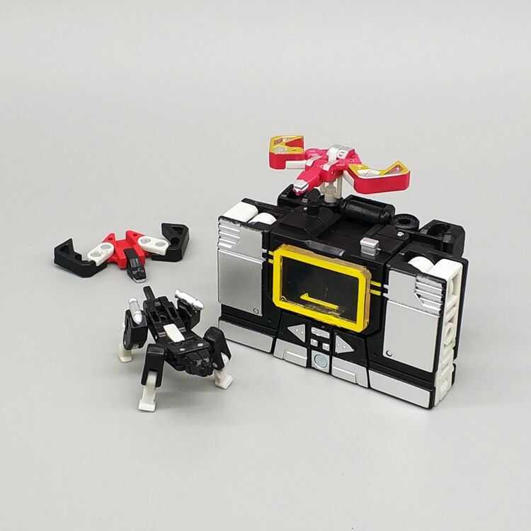 Mô Hình Đồ Chơi Transformers G1 Steel Locking King Kong Shockwave Red Spider Soundwave IDW - Quà Tặn