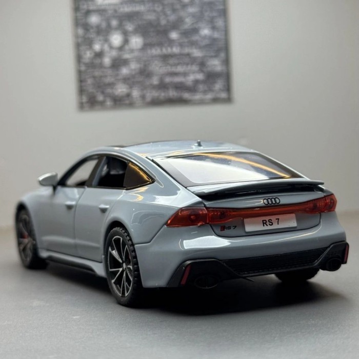 Mô hình xe hợp kim Audi RS7 1:32 trên giải phóng mặt bằng, mô phỏng và phục hồi, thích hợp trưng bà
