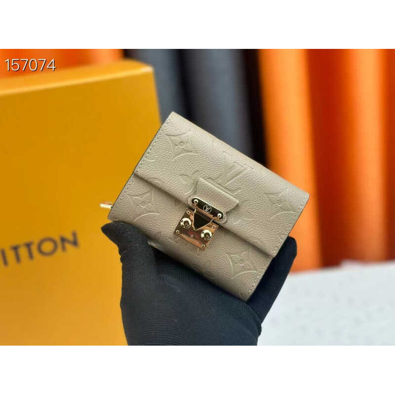 Mẫu Monogram cổ điển. Khóa chữ S-ock cố định Flip Continuation Classic Hard Case Elements.Elegant Cấ