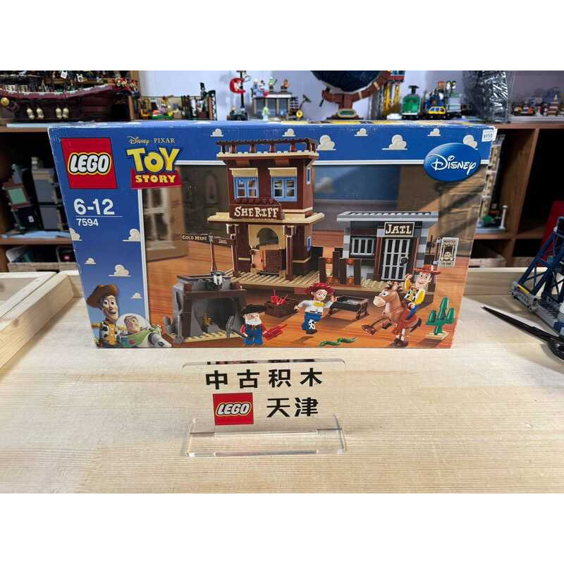 LEGO 7594 Nhiệm vụ giải cứu của Woody, hoàn toàn mới, hộp cũ và lớp nhựa đã tự nhiên bị bung ra, như