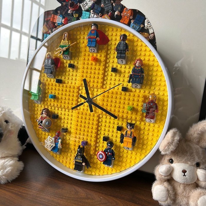 LEGO gạch DIY đồng hồ treo tường phòng trẻ em phòng ngủ đồng hồ treo tường để bàn để bàn gương kính