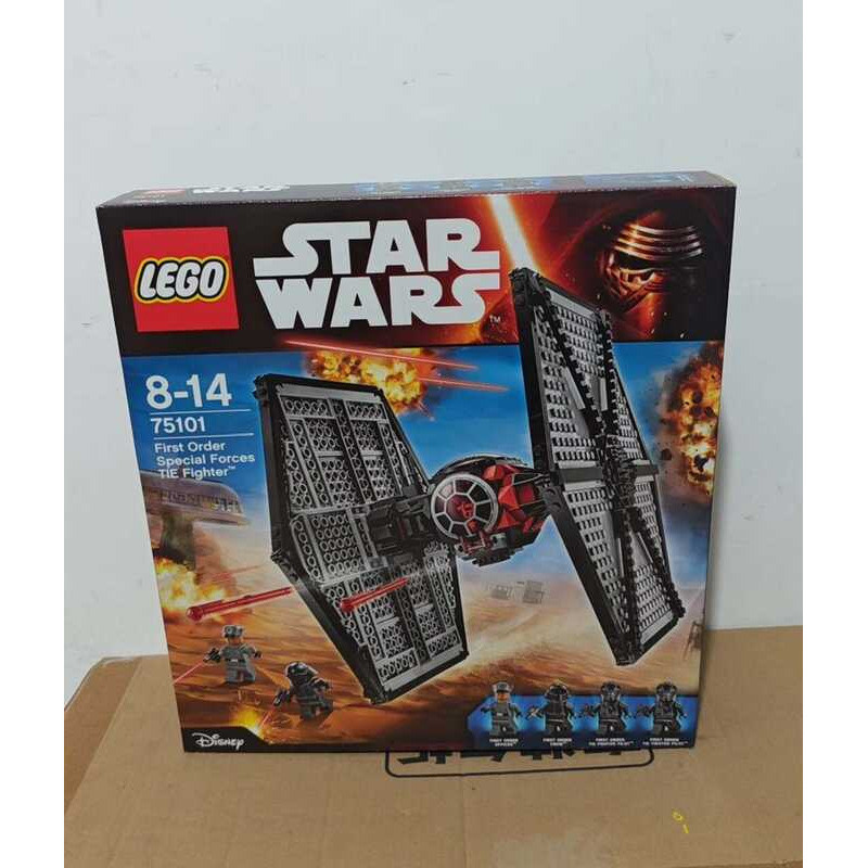 LEGO 75101 Tàu chiến Titan Hạng Nhất