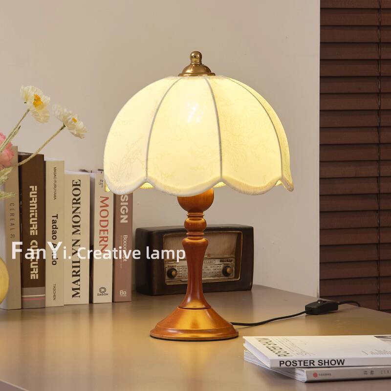 Đèn gỗ nguyên khối cổ điển thanh lịch Fanyi, ánh sáng tạo không khí, trang trí nhà sang trọng, bàn
