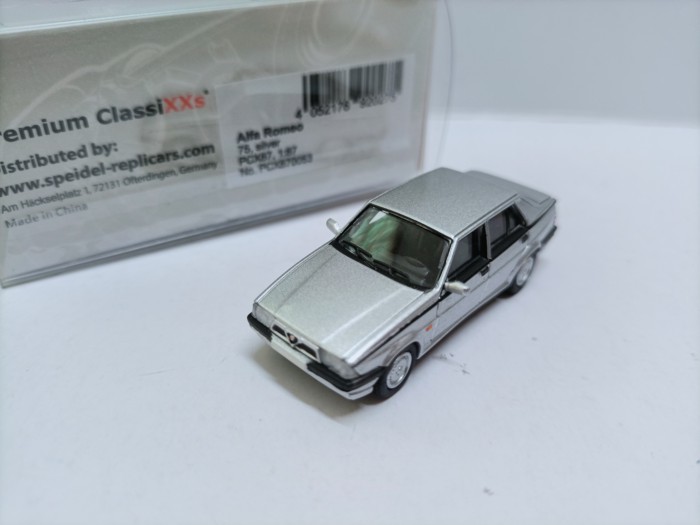 PCX 1 87 Alfa Romeo Mẫu Xe Alfa Romeo 75 Bạc HO Model