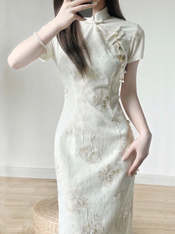 Ting Yuling Sườn Xám 2023 - Phong Cách Cải Tiến Xuân Hè, Sang Trọng và Thời Thượng