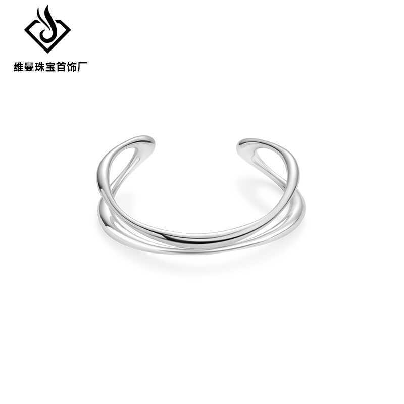 Vòng tay hai lớp nữ sang trọng, tinh tế như style của Young Zhaoyi