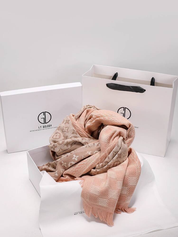 [Ảnh thật/Sẵn] Cashmere IT GDLEDY cho phụ nữ 2025 Mùa thu mới Đa năng Cổ điển Hoa cũ Ấm cổ cao cấp