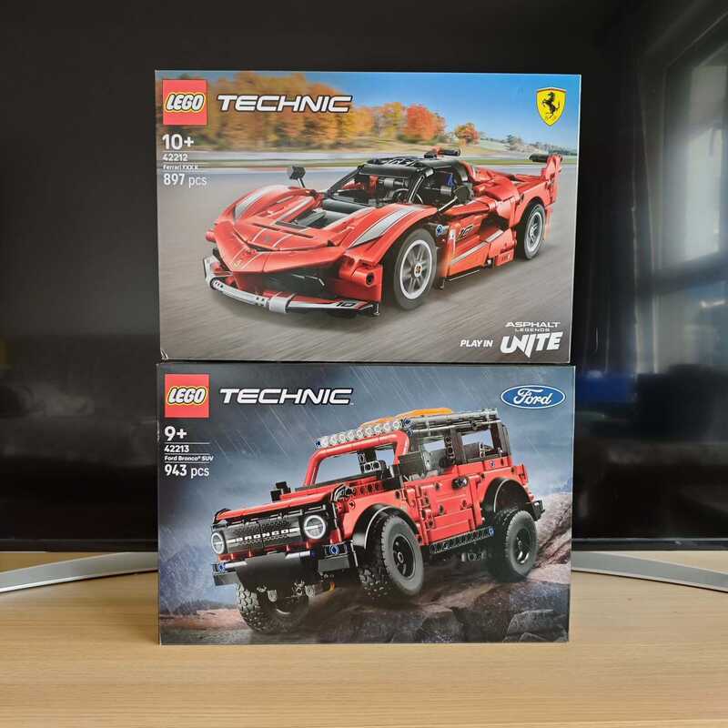LEGO 42212 Ferrari 42213 Ford Technic