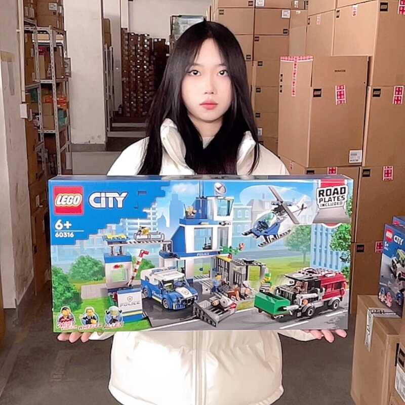 LEGO 60316 Bộ đồ chơi lắp ráp Trạm Cảnh Sát Hiện Đại Thành Phố
