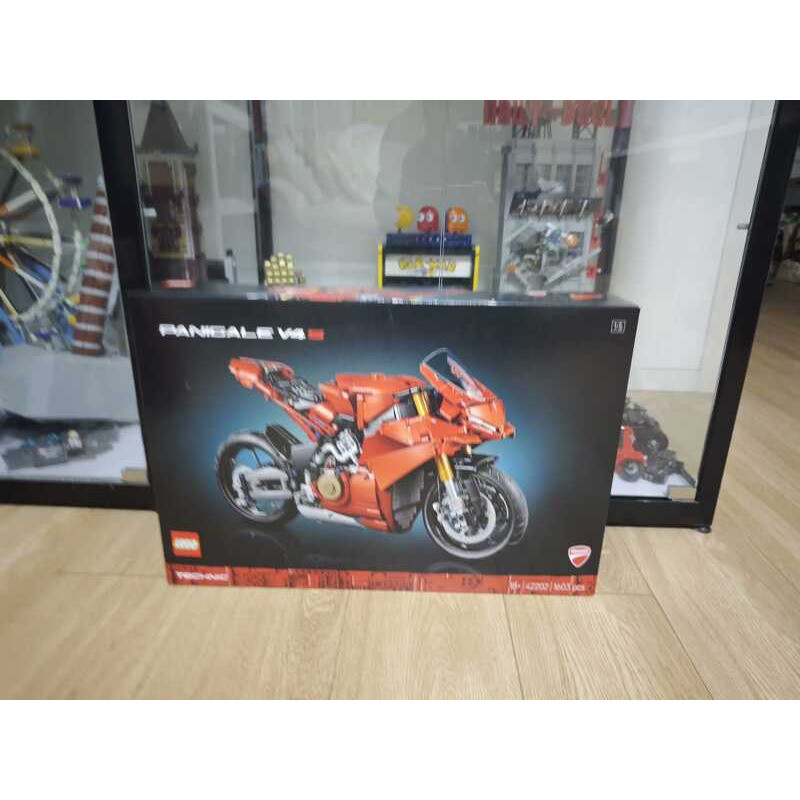 LEGO 42202 Technic Ducati Panigale V4S