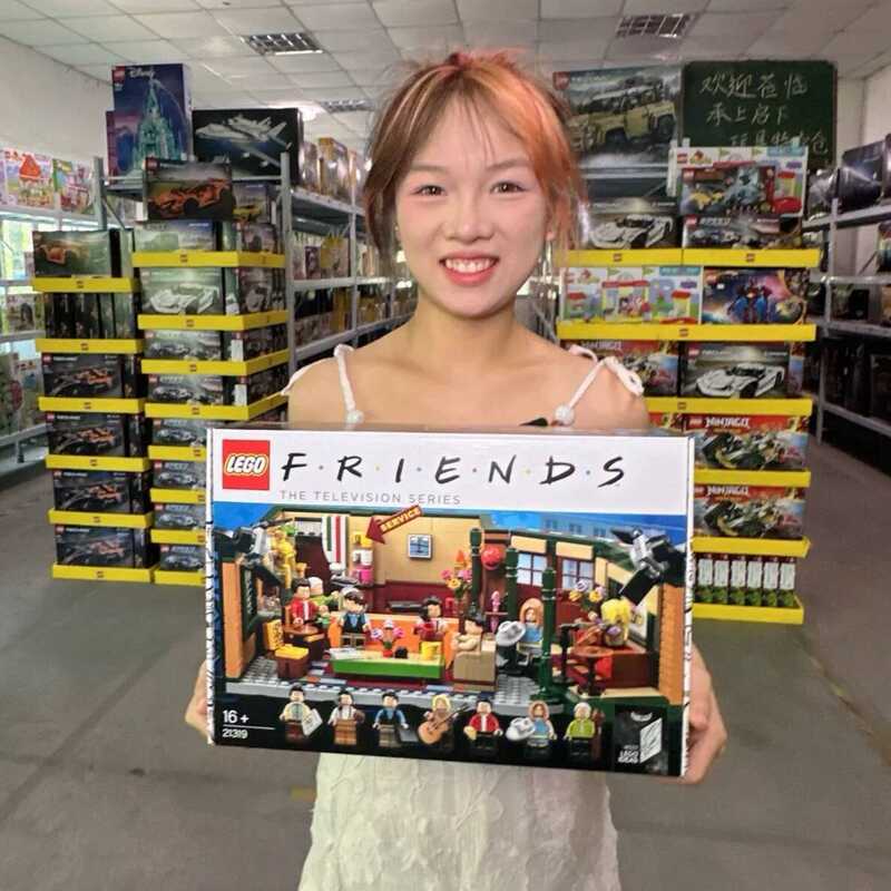 LEGO Friends Central Park Cafe 21319 Đồ Chơi Xếp Hình Cho Trai Và Bé Gái