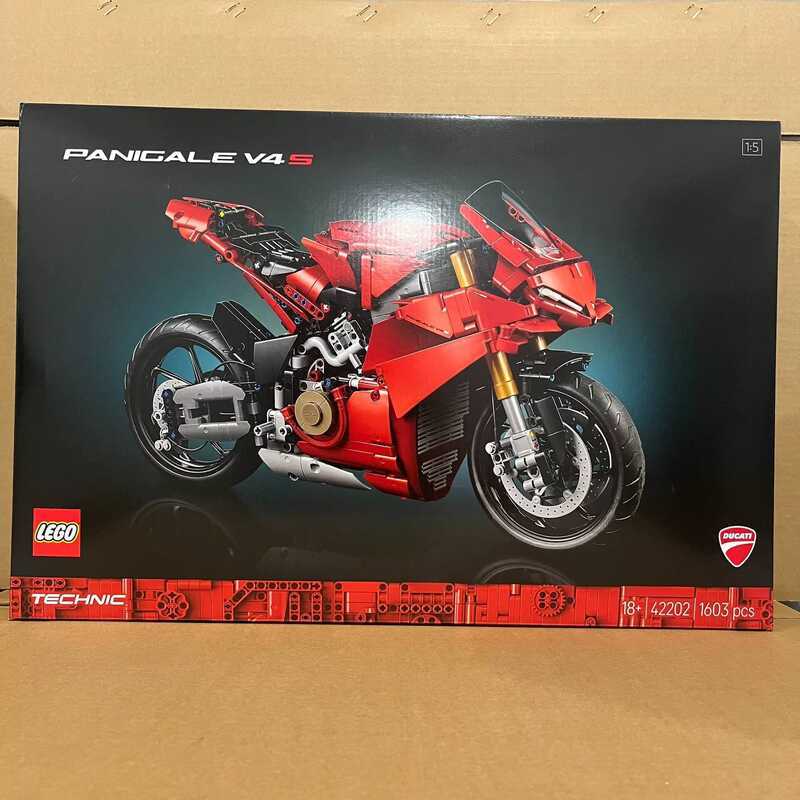 LEGO Technic 42202 Ducati Panigale V4 S