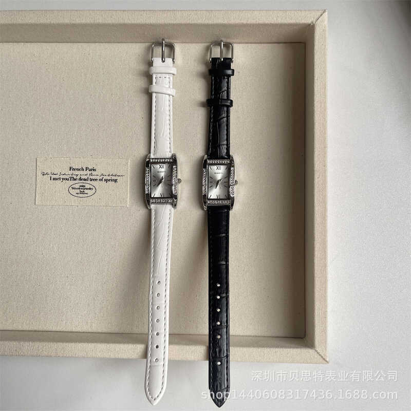 Đồng hồ Lipao Fu Nữ Cổ Điển Vuông Phong Cách Hàn Quốc Phù Hợp Với Ánh Sáng Tinh Tế Sang Trọng Retro 