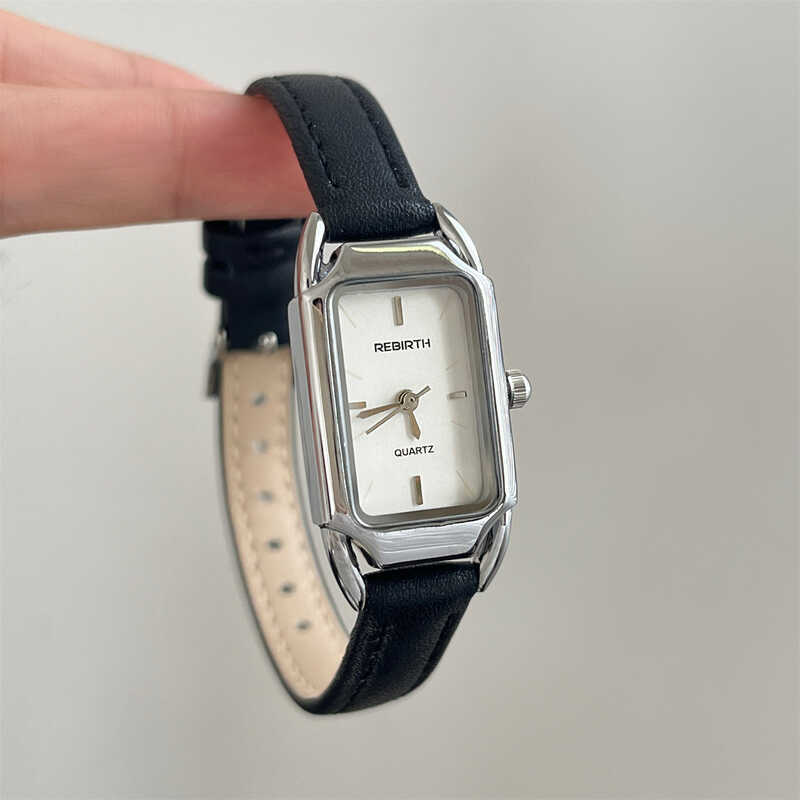 Đồng hồ nữ Lipao Fu Tính khí cổ điển nhỏ có giá trị cao Niche Light Luxury Square Ladies Watch