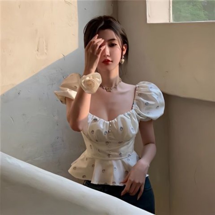 Sexy Puff Sleeve Floral Top Women Summer New Style Waist Slimming French Socialite Ruffled Sq