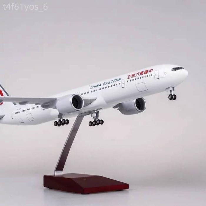 [HOT HIT] Mô hình máy bay Boeing B777 của China Eastern Airlines với bánh xe và đèn, tỷ lệ 47cm