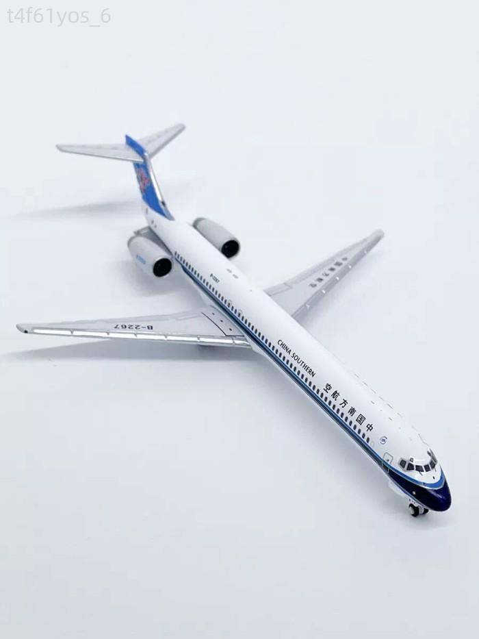 (HÀNG HOT) Mô hình máy bay chở khách McDonnell Douglas MD90 của China Southern Airlines, tỷ lệ 1:40