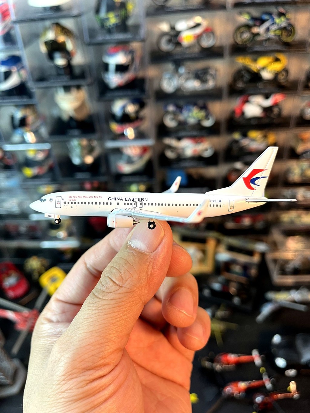 [Ảnh thật/Sẵn] 1: Máy bay hợp kim 400 quy mô Boeing 737-800 Máy bay chở khách Model Airlines Airlin