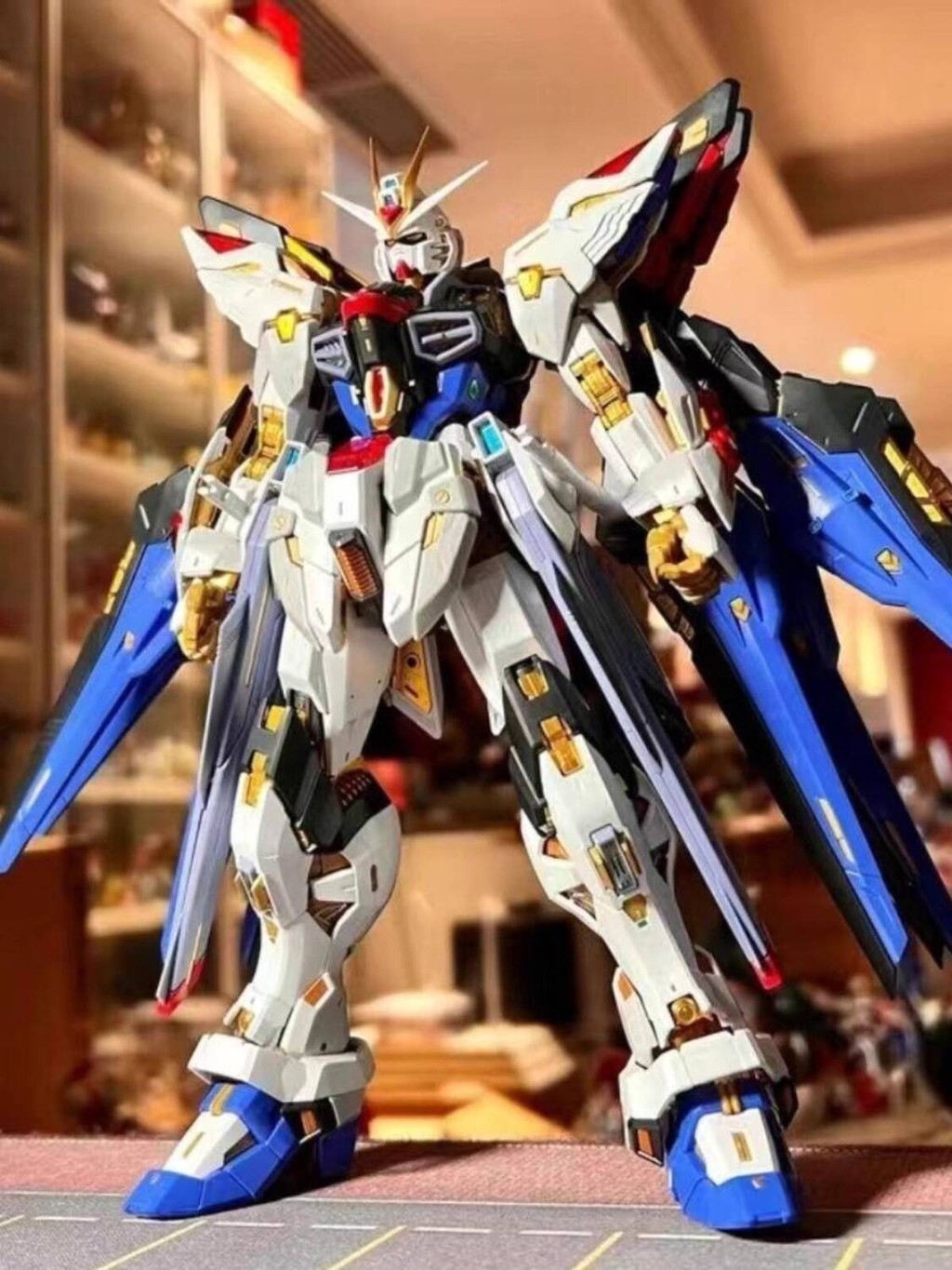 [ 𝐇𝐎𝐓 𝐃𝐄𝐀𝐋] Mô hình lắp ráp Gundam HG Strike Freedom Mobile Suit Wing Unicorn MG Red Astray,
