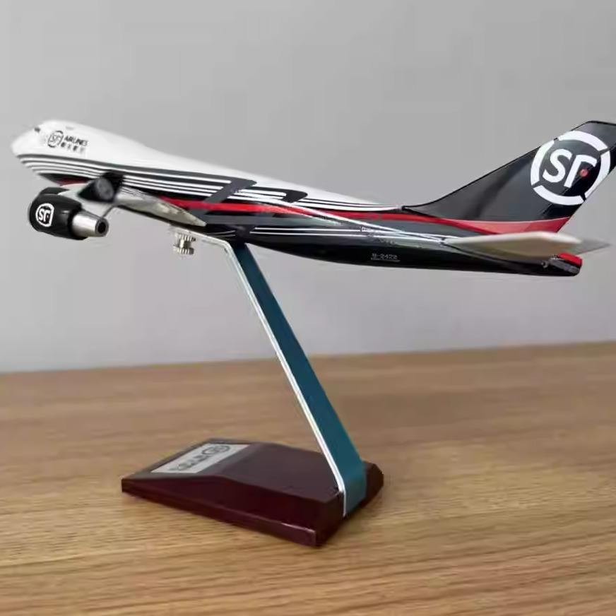 [HOT 2025] Mô hình máy bay SF Express SF Express Boeing 747 Freighter 1: 300 SF Express nhân viên H