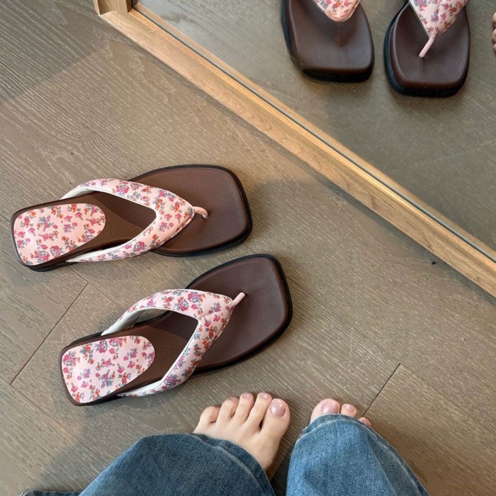 French Thick-soled Polka-dot Wedge Heels Flip-flops For Women's Outer Wear Summer New Style Not