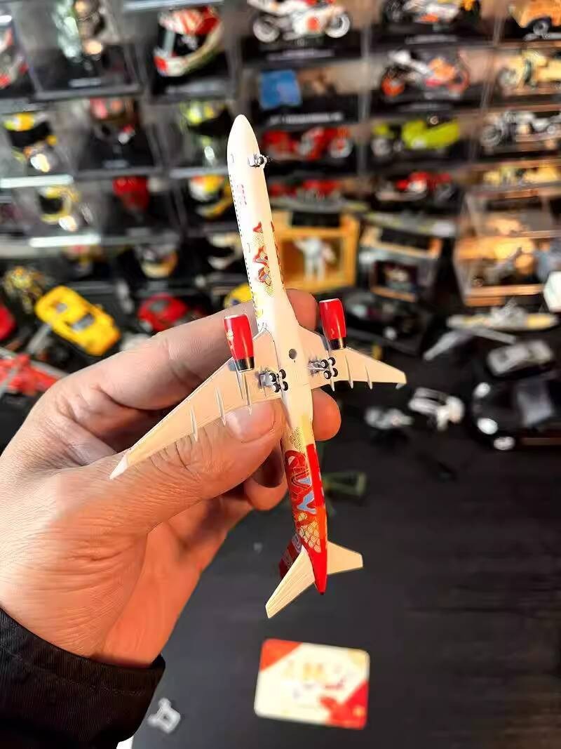 (Giá Hủy Diệt) NG1: Máy hợp kim tỷ lệ 400 Boeing 757-300 Năm Rắn Mô hình máy bay sơn quà tặng sưu t