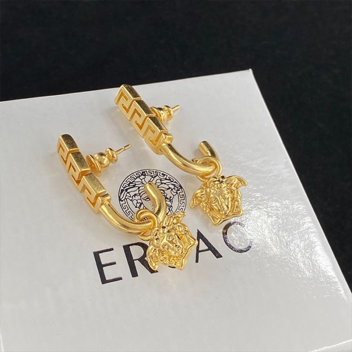 Bộ Phụ Kiện Versace Medusa Beauty Head Mê Cung Vòng Cổ Vòng Tay Tính Khí Retro Hợp Thời Trang Bông T