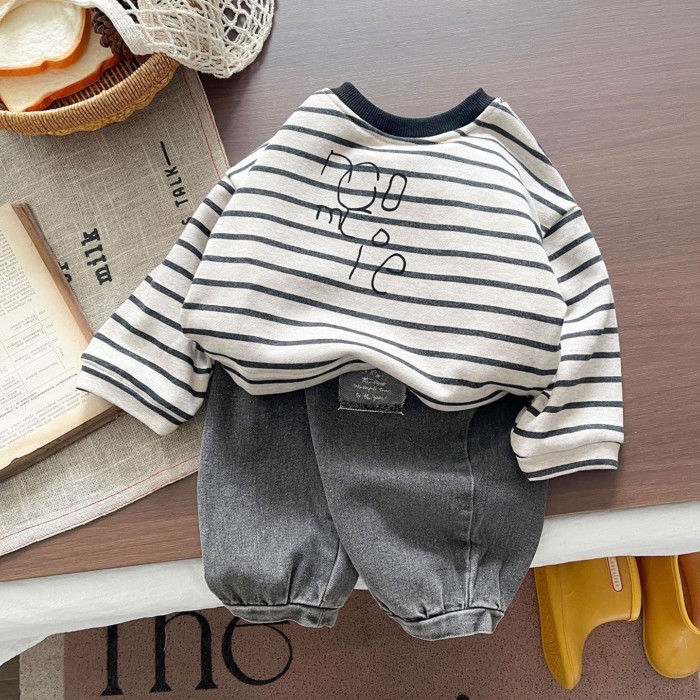 Boys' Clothing Set New Korean Style Striped Sweater Loose Lazy Children's Clothing 2 Years Old A