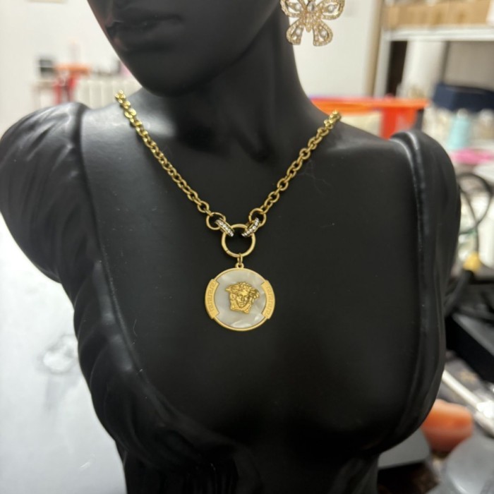 Vòng cổ mặt dây chuyền đầu Versace Medusa dành cho nam và nữ