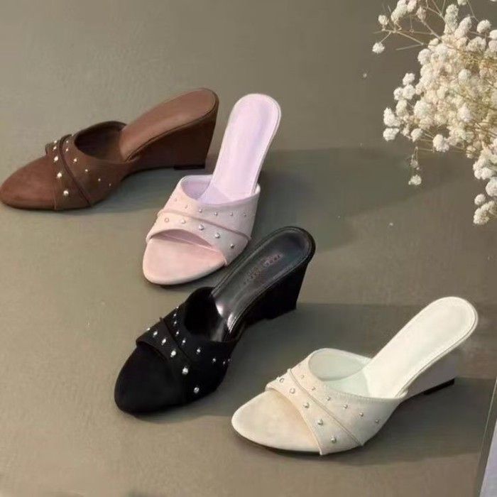 New Styles Of Outer Wear Wedge-heeled One-word Slippers For Women To Increase Height And Slimmin