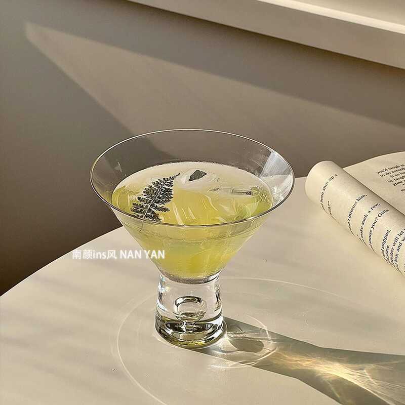 Niche Creative Martini Glass Ngắn-Footed Cocktail Glass Champagne Glass Light Glass Coffee Glass Hig