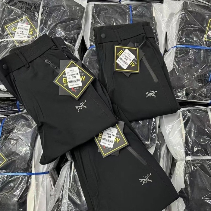 ARCTERYX Mùa Hè Vỏ Mềm Ngoài Trời Áo Khoác Quần Chân Thẳng Thời Trang Nam Nữ Quần Slim Fit Chống Gió