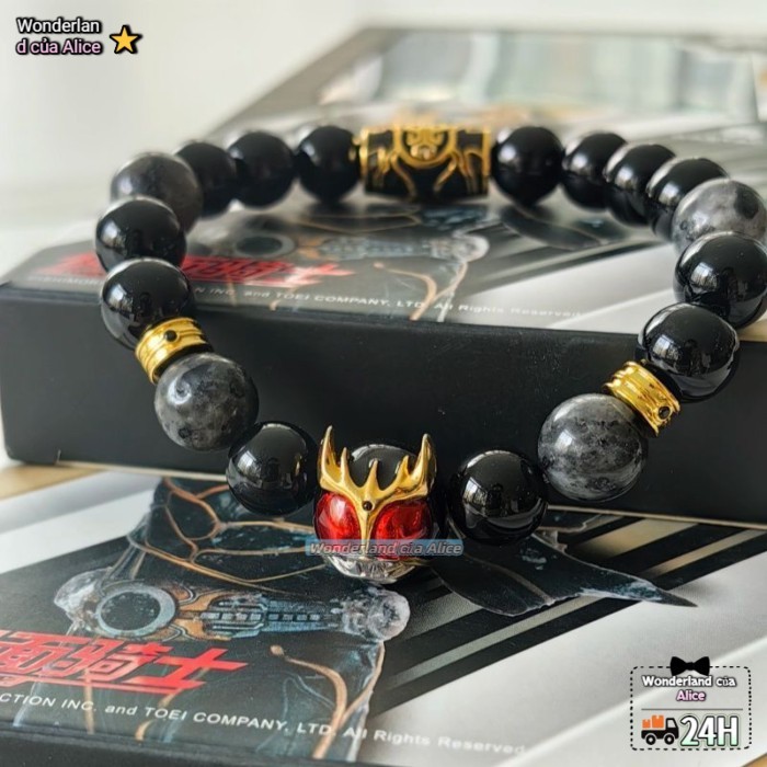 Kamen Rider Kuuga Kuuga Đen Mắt Đỏ Sư Tử Nhỏ Vòng Tay Hoạt Hình Trò Chơi Ngoại Vi Trang Sức Cao Cấp