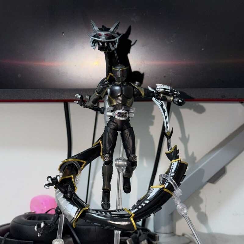 Mô hình nhân vật hành động Kamen Ryuga Contract Beast SHF nội địa, đồ trang trí Black Dragon Rider