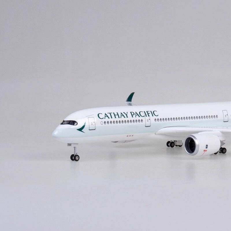 Mô hình Airbus A350 Cathay Pacific có bánh xe và đèn, mô phỏng máy bay dân dụng Boeing 747