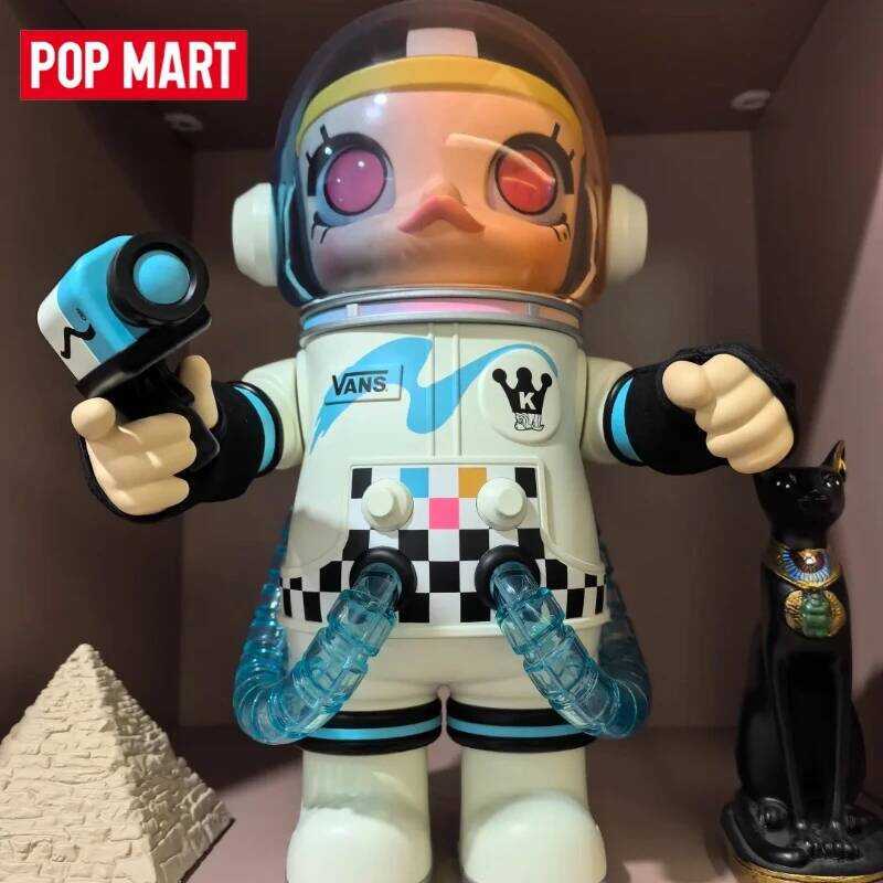POPMART MEGA SPACE MOLLY 400% VANS Skateboarder Chessboard Space Suit Large Ornaments
