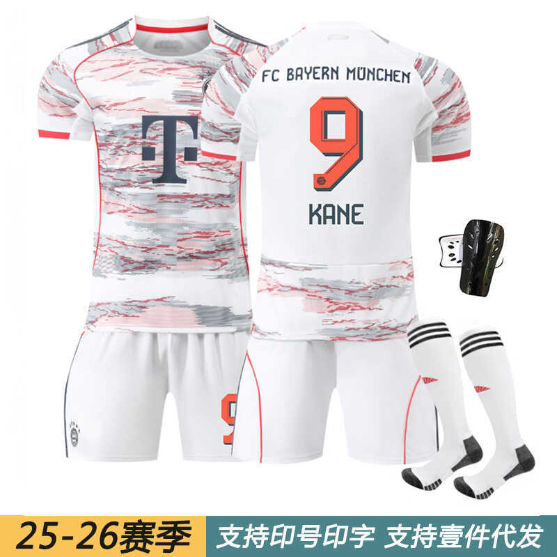 Áo bóng đá Bayern Munich sân khách phiên bản kỷ niệm số 25 - Müller phù hợp với jersey nam