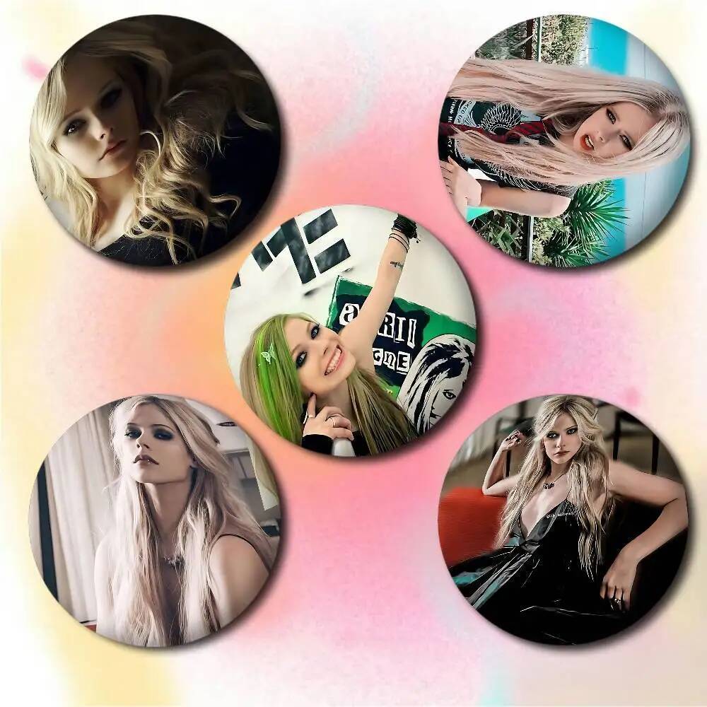 Nhạc Pop của Avril Lavigne - Biểu Tượng Sáng Tạo Trên Nền Tinplate Mềm Mại Phù Hợp Làm Nút Chân Động