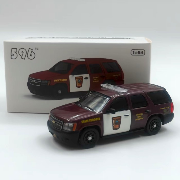 596 1 / 64 Chevrolet Tower River Off-Road Vehicle Pinna State Police Car Alloy Model Collection Đồ t