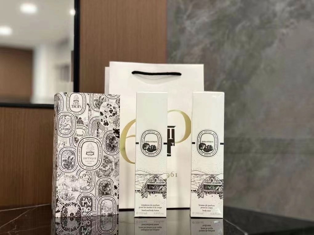 Xịt Thơm Toàn Thân Thời Trang Đặc Biệt / 75 Tiptic 200mlHương vị Toussaint, Hoa hồng. A09 a09