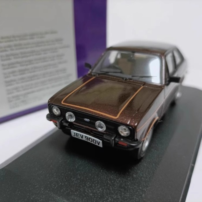 Lỗi Corgi Paparazzi 1 43 Ford Fox Car Model Ford Escort MKII1979 Out of Print Car Model
