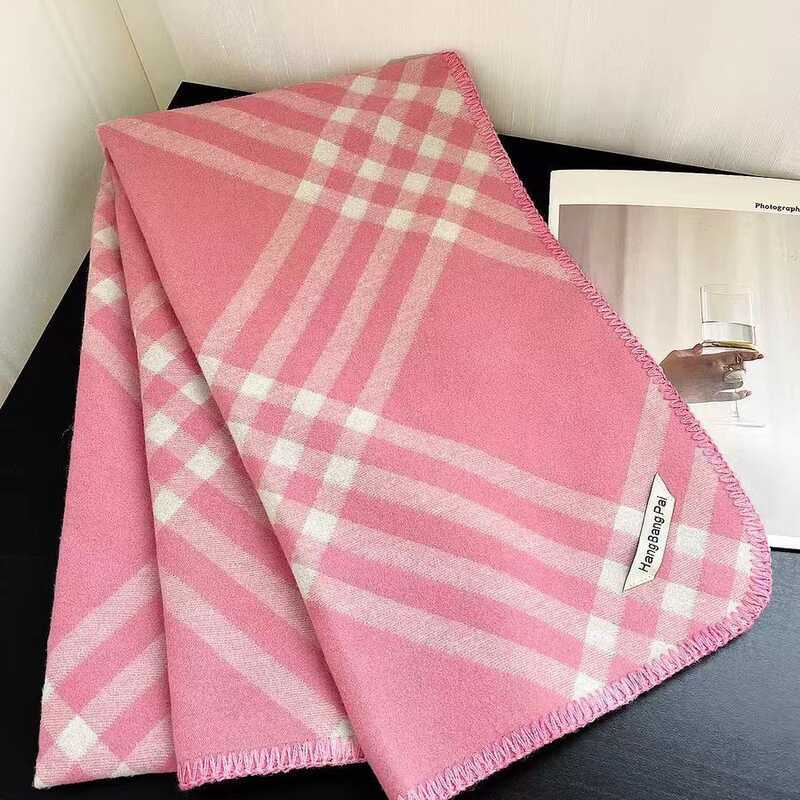 Giả khă‌n choàng cashmere đen trắng đường caro phong cách Jun Ji Hyun, mùa đông cao cấp