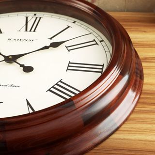 Đồng phòng khách cao cấp phong cách châu Âu cỡ lớn, có số La Mã, treo tường lớn bằng gỗ nguyên khối, đồng hồ cổ điển