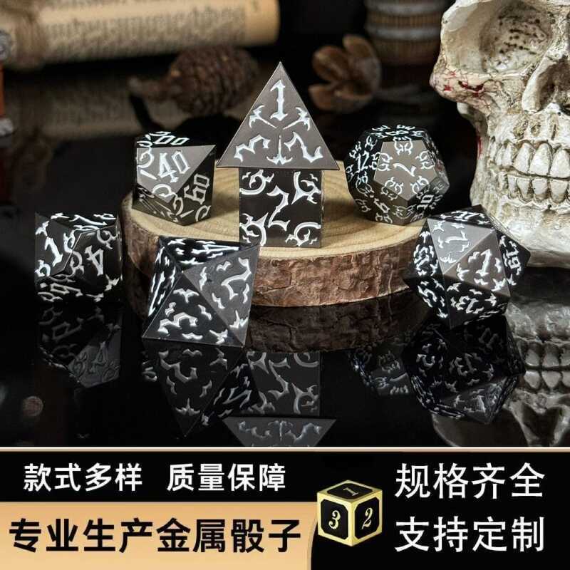 Bat Metal Dice TRPG Board Game DND Running Group Nhiều mặt WPT Texas Hold 'em