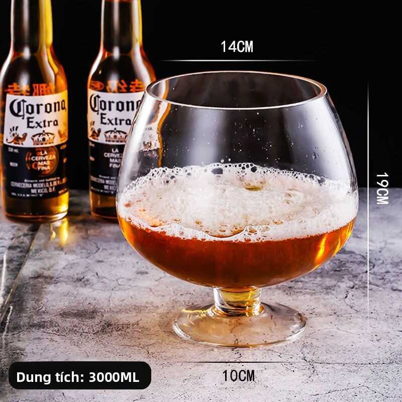 Ly bể cá, thùng cola cỡ lớn, cốc bia khổng lồ, ly rượu vang đỏ lớn