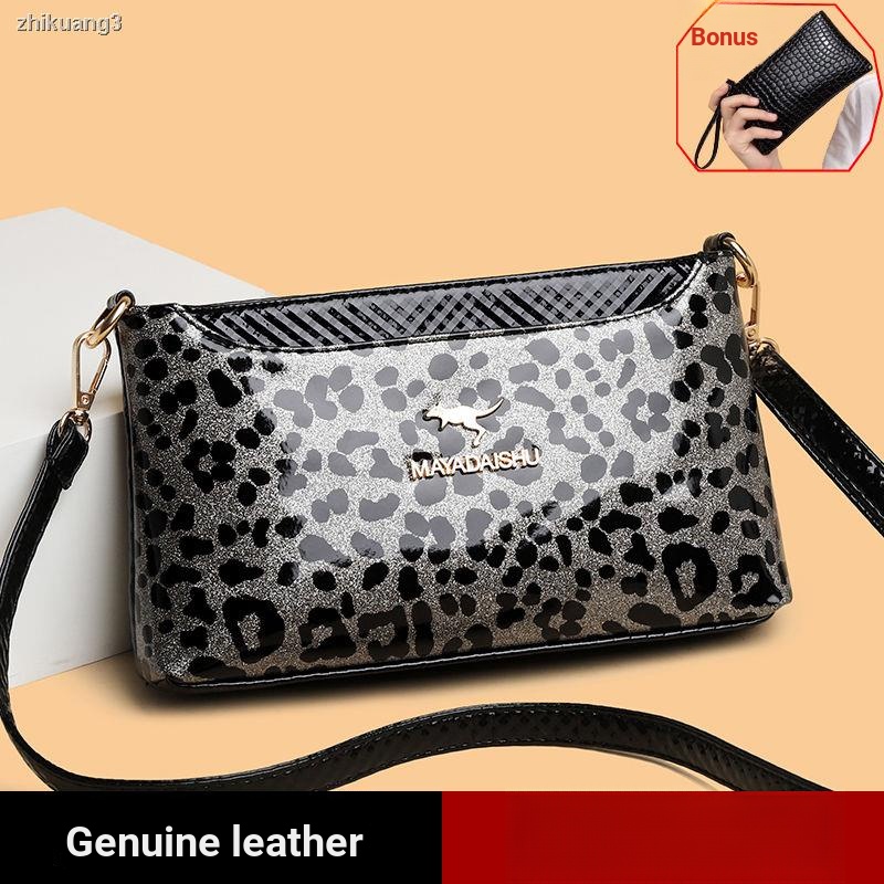 Túi Đeo Vai Bằng Da Bóng In Họa Tiết Da Báo Thời Trang Dễ Phối Đồ Cho Phụ Nữ Trung Niên