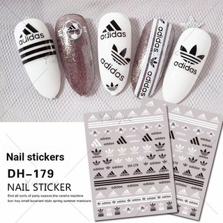 Yalayee [Nhãn dán móng tay] の LV / GUCCI Nhãn dán kết hợp màu trắng đen